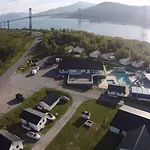Tjeldsundbrua Camping Hotel