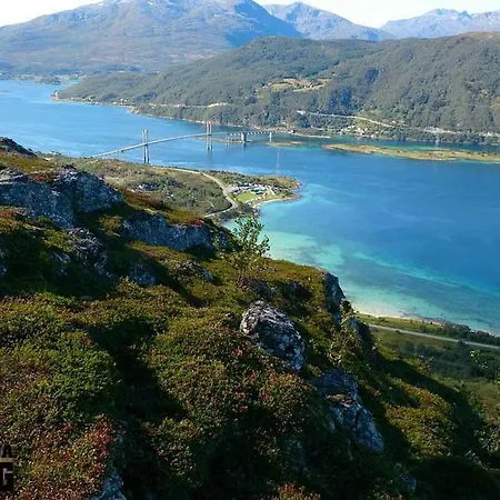 Tjeldsundbrua Camping Szálloda 2*