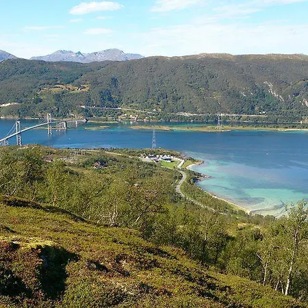 Tjeldsundbrua Camping Hotell 2*