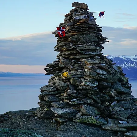 Tjeldsundbrua Camping Evenskjer