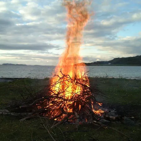 Tjeldsundbrua Camping 2* Evenskjer