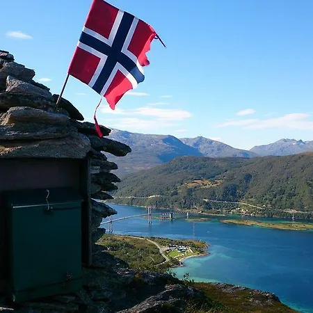 Tjeldsundbrua Camping Отель Evenskjer